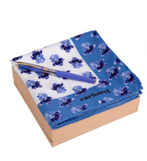 Parure publicitaire Hortense stylo roller & foulard Cacharel