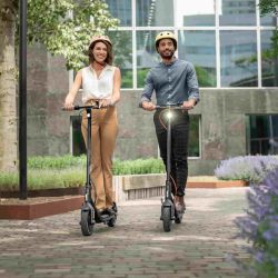 Trottinette électrique publicitaire Segway Ninebot KickScooter F25E II