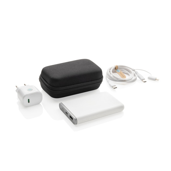 Set publicitaire de 3 chargeurs 20W et type C en PET recyclé RCS Surge Set publicitaire de 3 chargeurs 20W et type C en PET recyclé RCS Surge