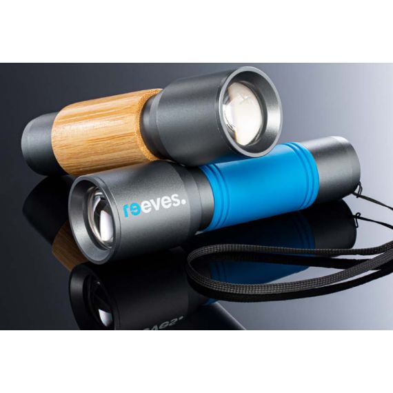 Lampe de poche personnalisée en aluminium rechargeable manchon en silicone Lampe de poche personnalisée en aluminium rechargeable manchon en silicone