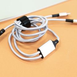 Câble publicitaire 4 en 1 recyclé 20W Akashi