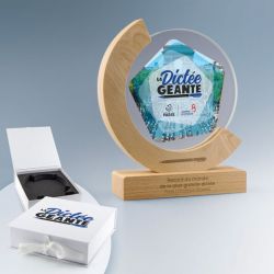 Trophée personnalisé bi-matière bois et verre sur socle fabriqué en Europe