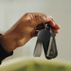 Traceur airtag personnalisé étanche avec porte-clés compatible Apple et Android Express