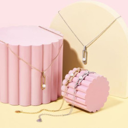 Bracelet publicitaire Apolline Cacharel