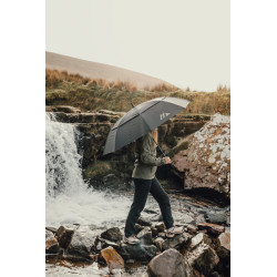 Parapluie publicitaire tempête 27'' en RPET AWARE™ Nordic Drift Trail
