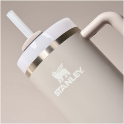 Gobelet publicitaire isotherme Stanley Quencher® H2.0 FlowState™ 890 ml en acier inoxydable recyclé