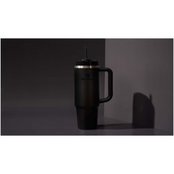 Gobelet publicitaire isotherme Stanley Quencher® H2.0 FlowState™ 890 ml en acier inoxydable recyclé