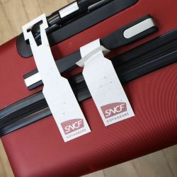 Grande étiquette bagage publicitaire fabriquée en France